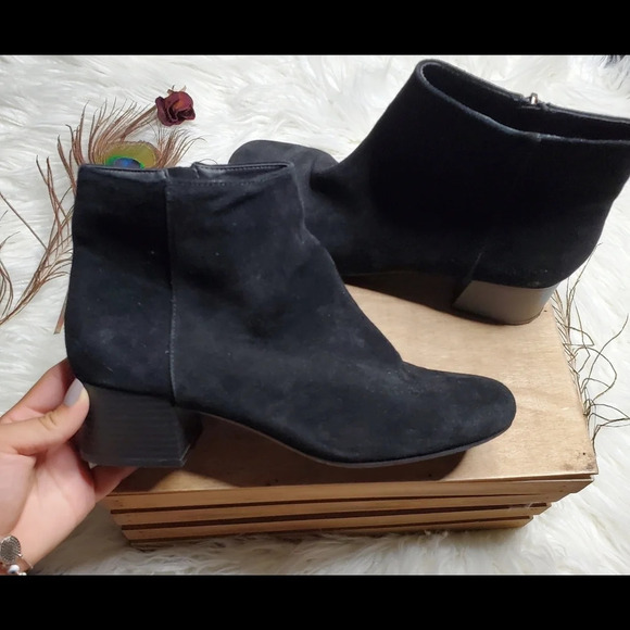 Kenneth Cole Reaction Bootie - Picture 1 of 7